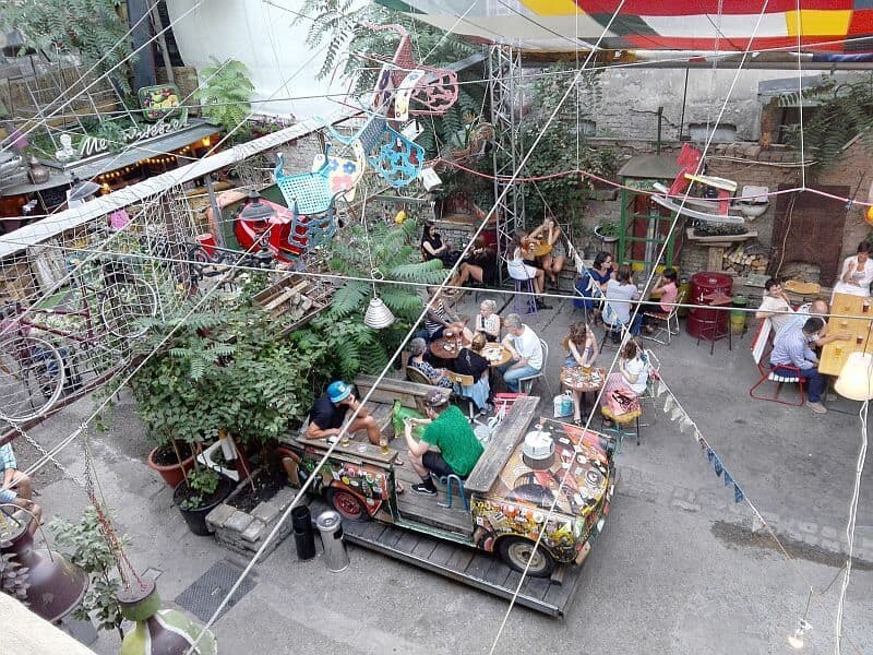 Szimpla kert ruinpub