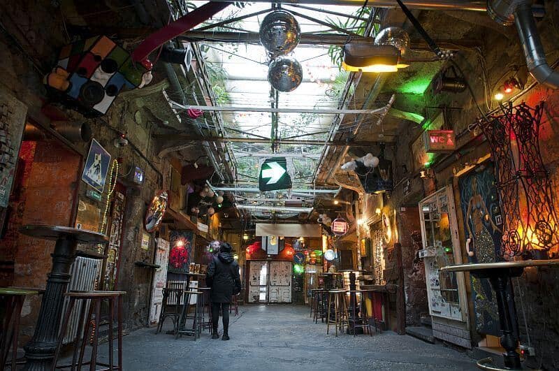 Szimpla kert ruin bar